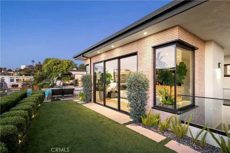 1521 Bayadere Terrace, Newport Beach, California, United States. - Photo 34