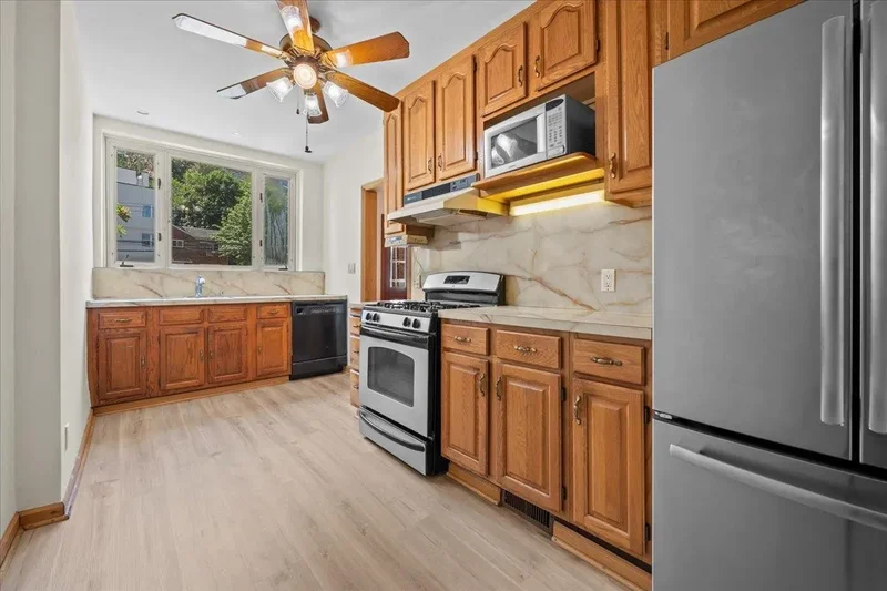 140 VAN CORTLANDT PARK S, New York, New York, United States. - Photo 9