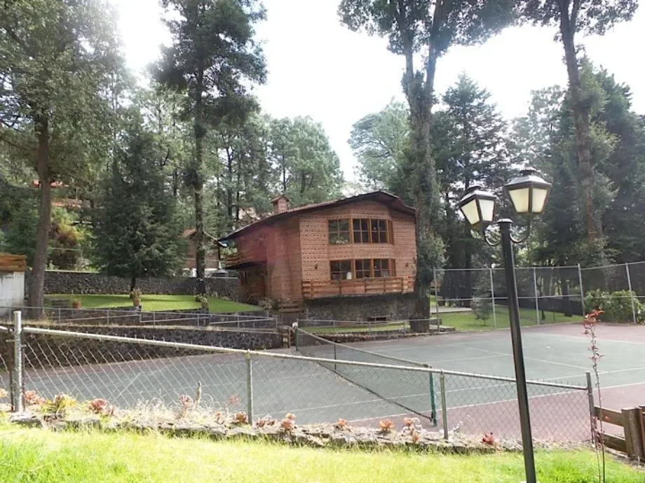 Exterior photo 7