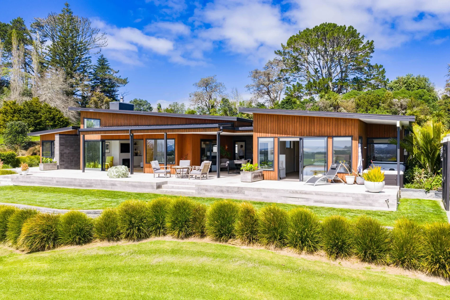 Exterior photo 7