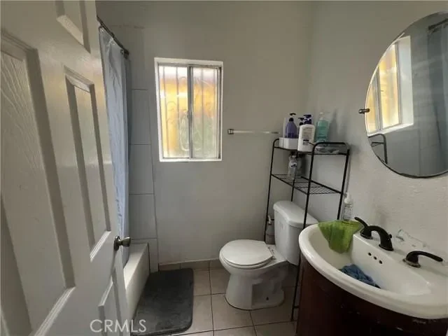 5881 S Broadway Avenue, Los Angeles, CA 90003, Los Angeles, California, United States. - Photo 15