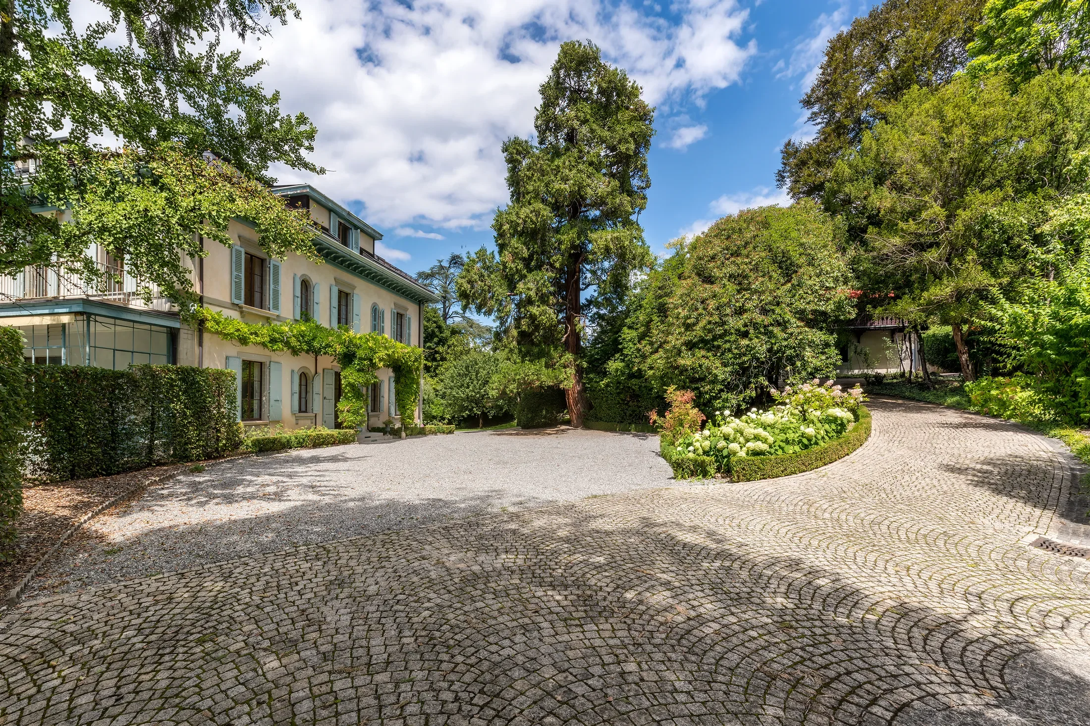 1223 Cologny, Switzerland, Cologny, Genève, Switzerland. - Photo 1