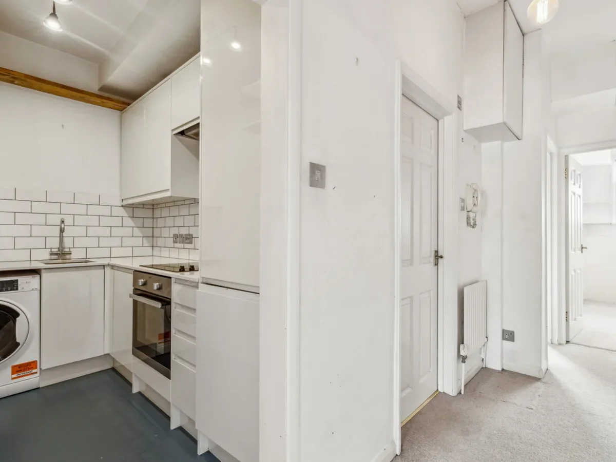 St Georges Drive, London, SW1V, London, England, United Kingdom. - Photo 5