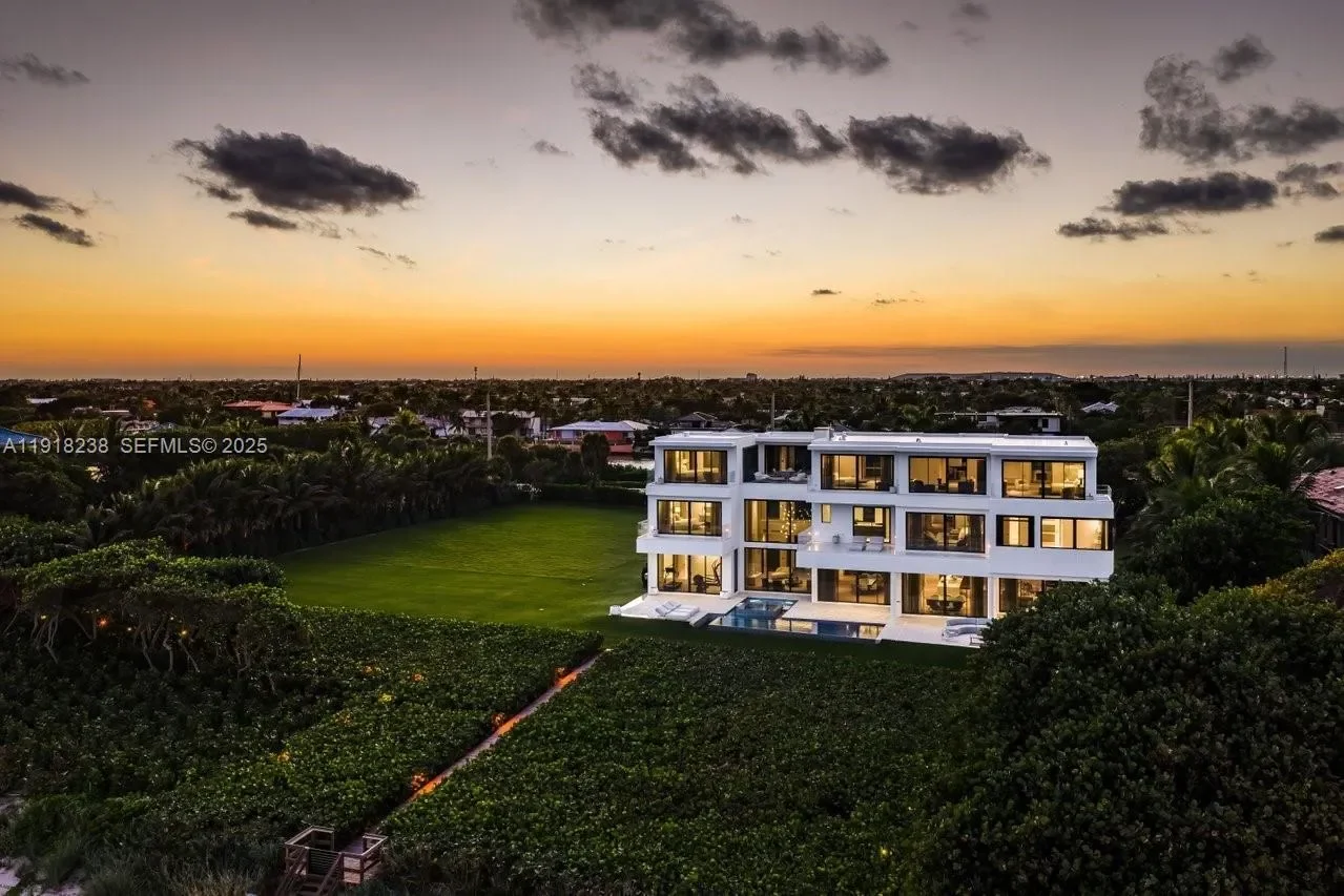 1107 Hillsboro Mile, Hillsboro Beach, Florida, United States. - Photo 3