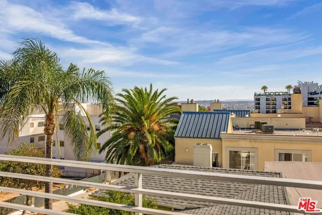1129 Larrabee Street 14, Los Angeles, California, United States. - Photo 6