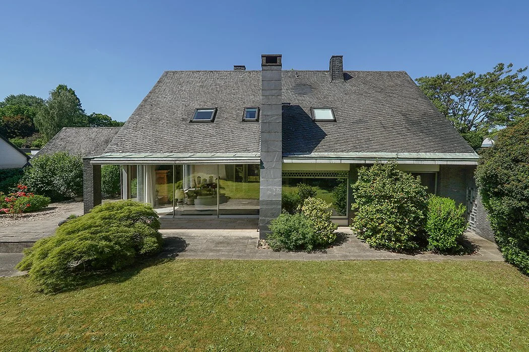 Exterior photo 6