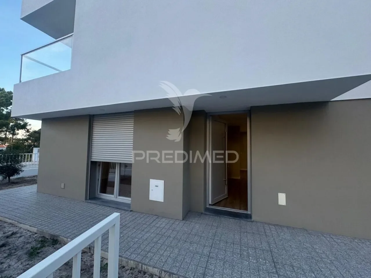 Exterior photo 7