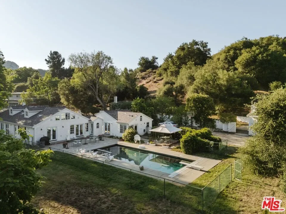 1520 Bonnell Drive, Topanga, California, United States. - Photo 14