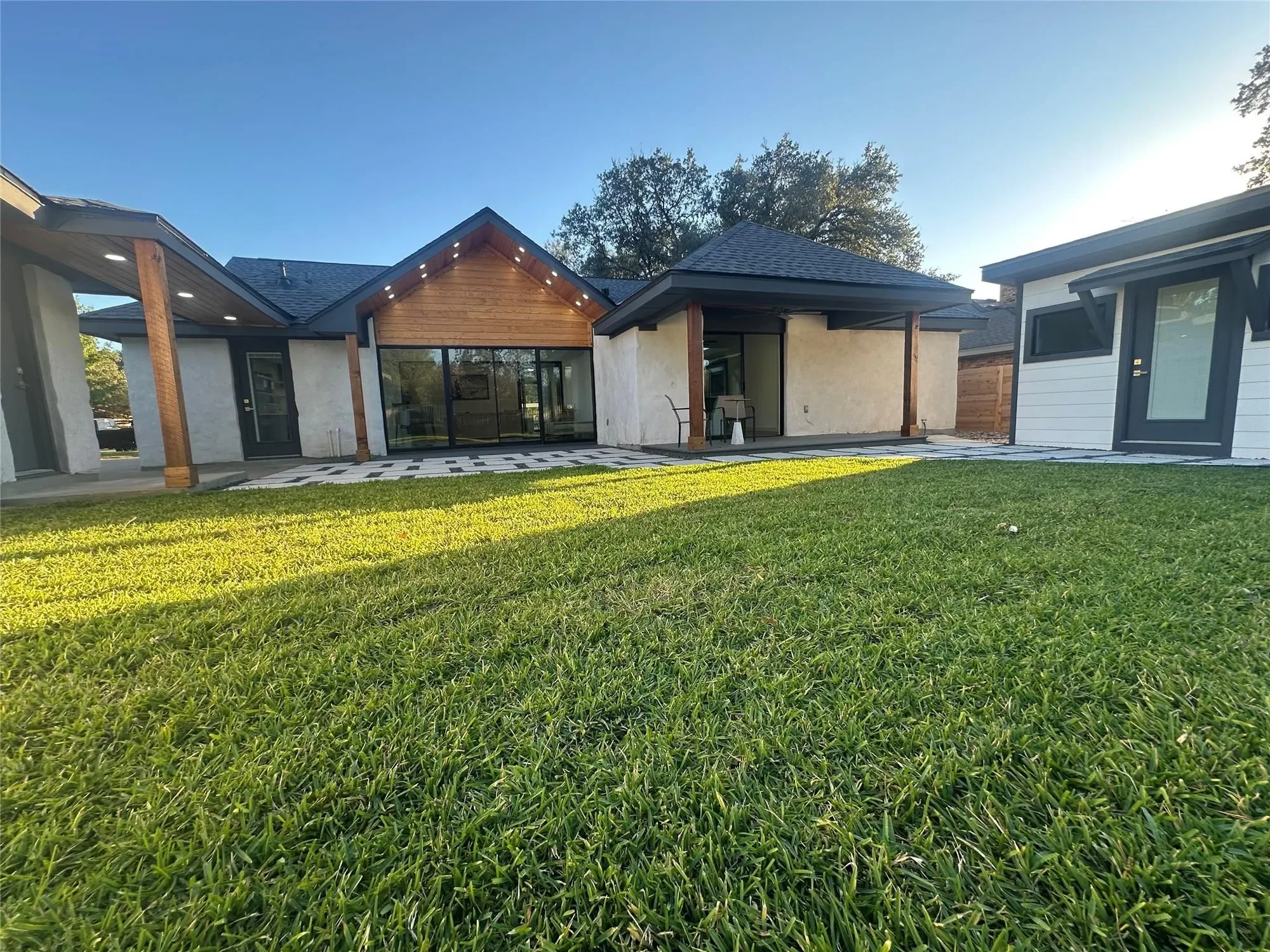 4910 Woodcreek RD, Austin, Texas, United States. - Photo 26