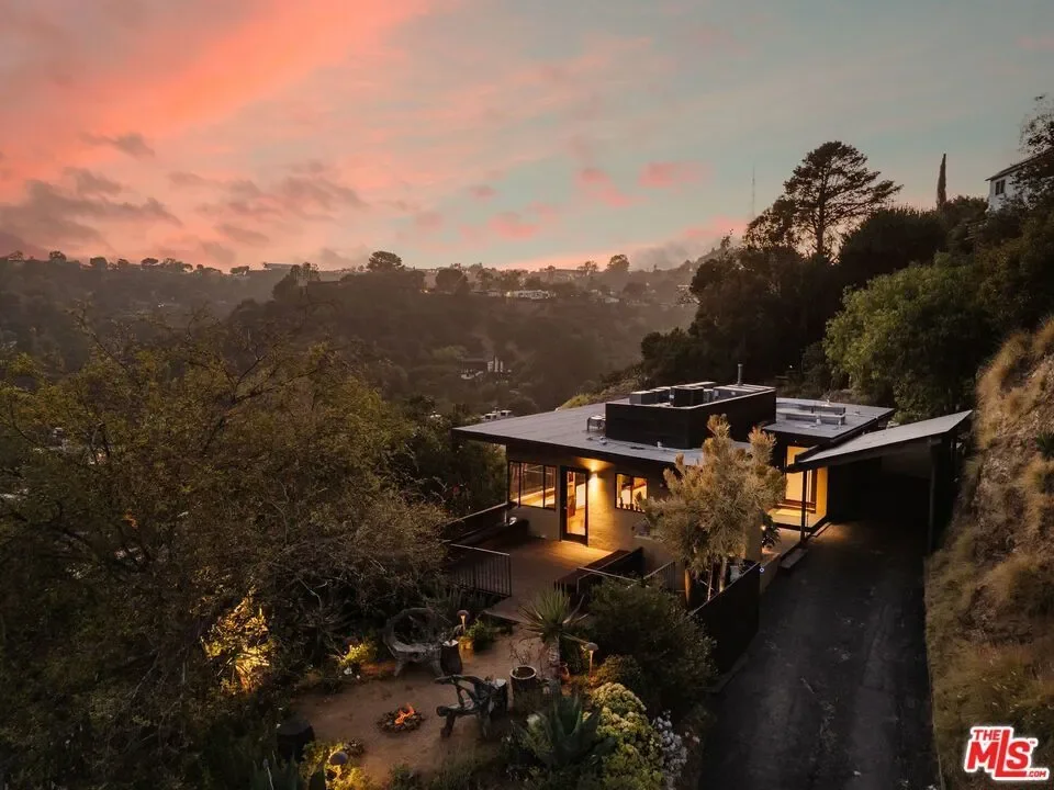 8715 Skyline Drive, Los Angeles, California, United States. - Photo 11