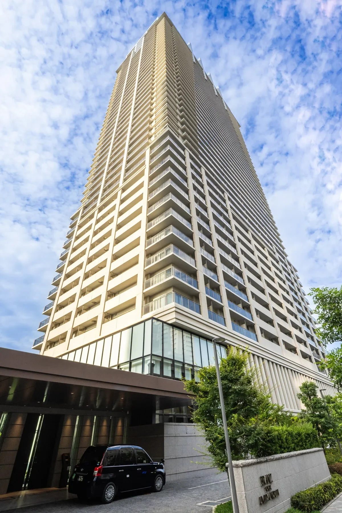 Exterior photo 3
