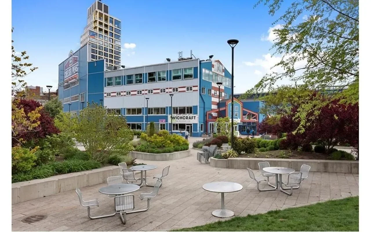 London Terrace, 465 W 23RD ST, New York, New York, United States. - Photo 33