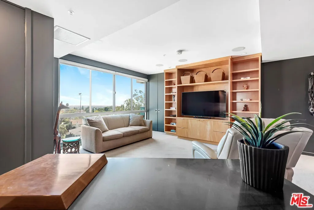 10490 Wilshire Boulevard 604, Los Angeles, California, United States. - Photo 34