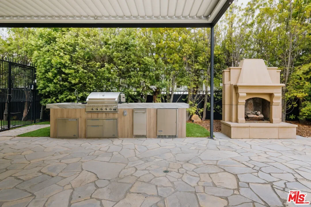 20608 Chatsboro Dr, Los Angeles, California, United States. - Photo 7