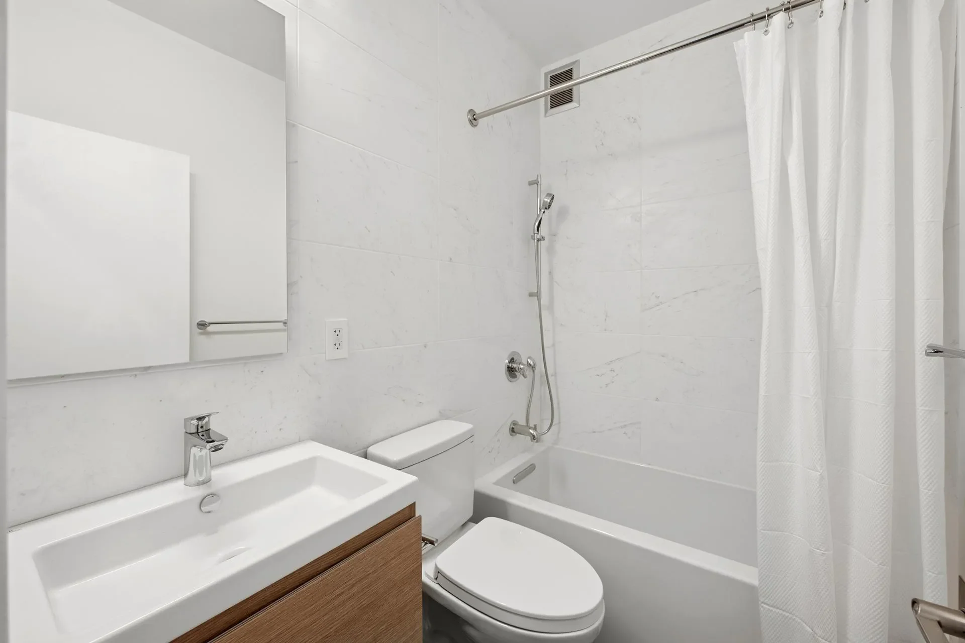 The Wakefield, 525 E 80TH ST, New York, New York, United States. - Photo 2