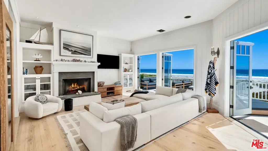 30718 Pacific Coast Highway, Malibu, California, United States. - Photo 16