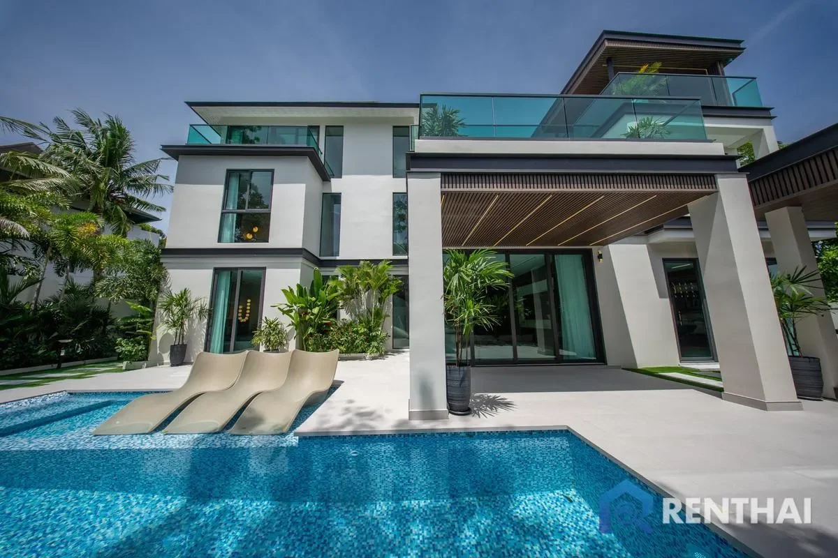 Exterior photo 2