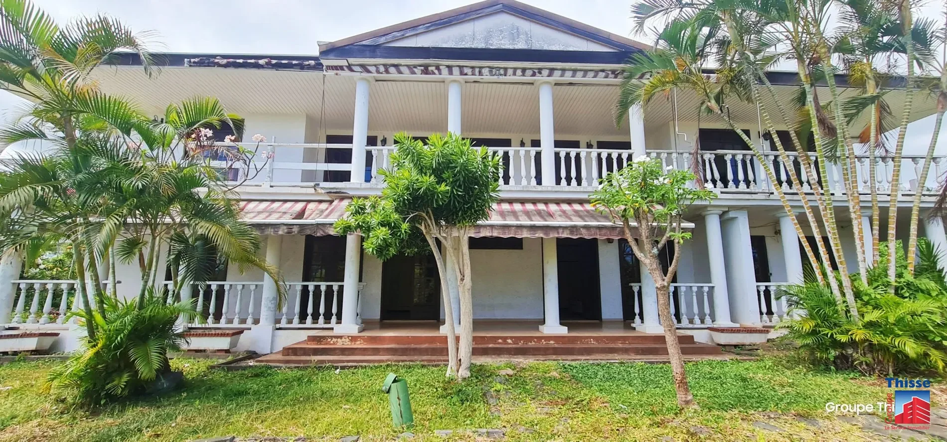 Exterior photo 2