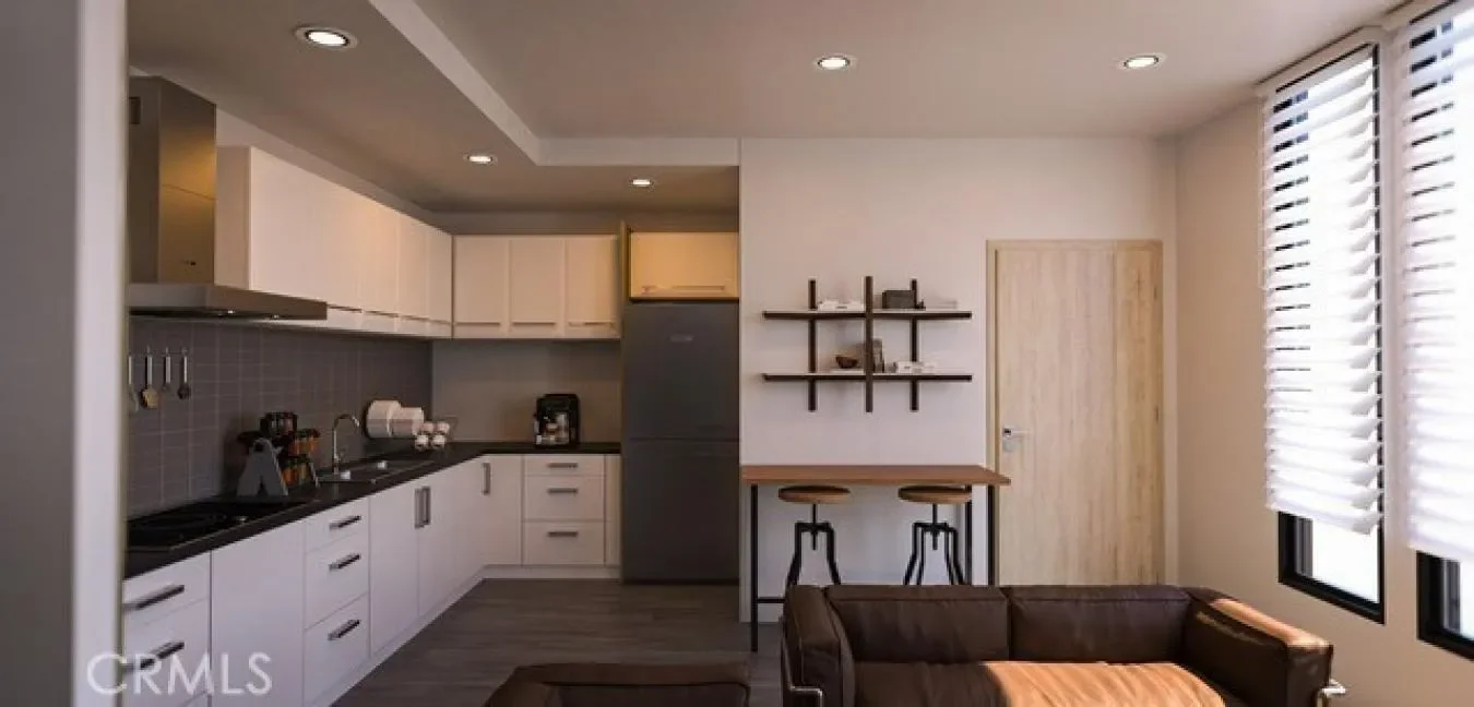 3030 12th Place, Los Angeles, California, United States. - Photo 2