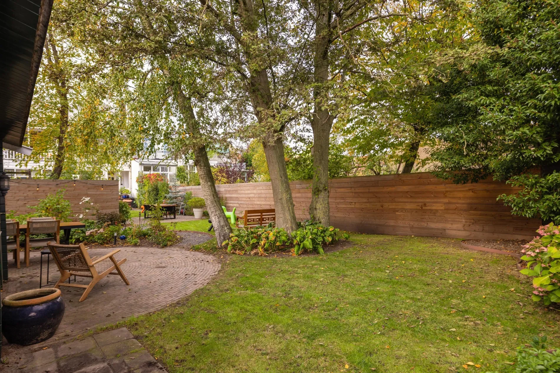 Exterior photo 7