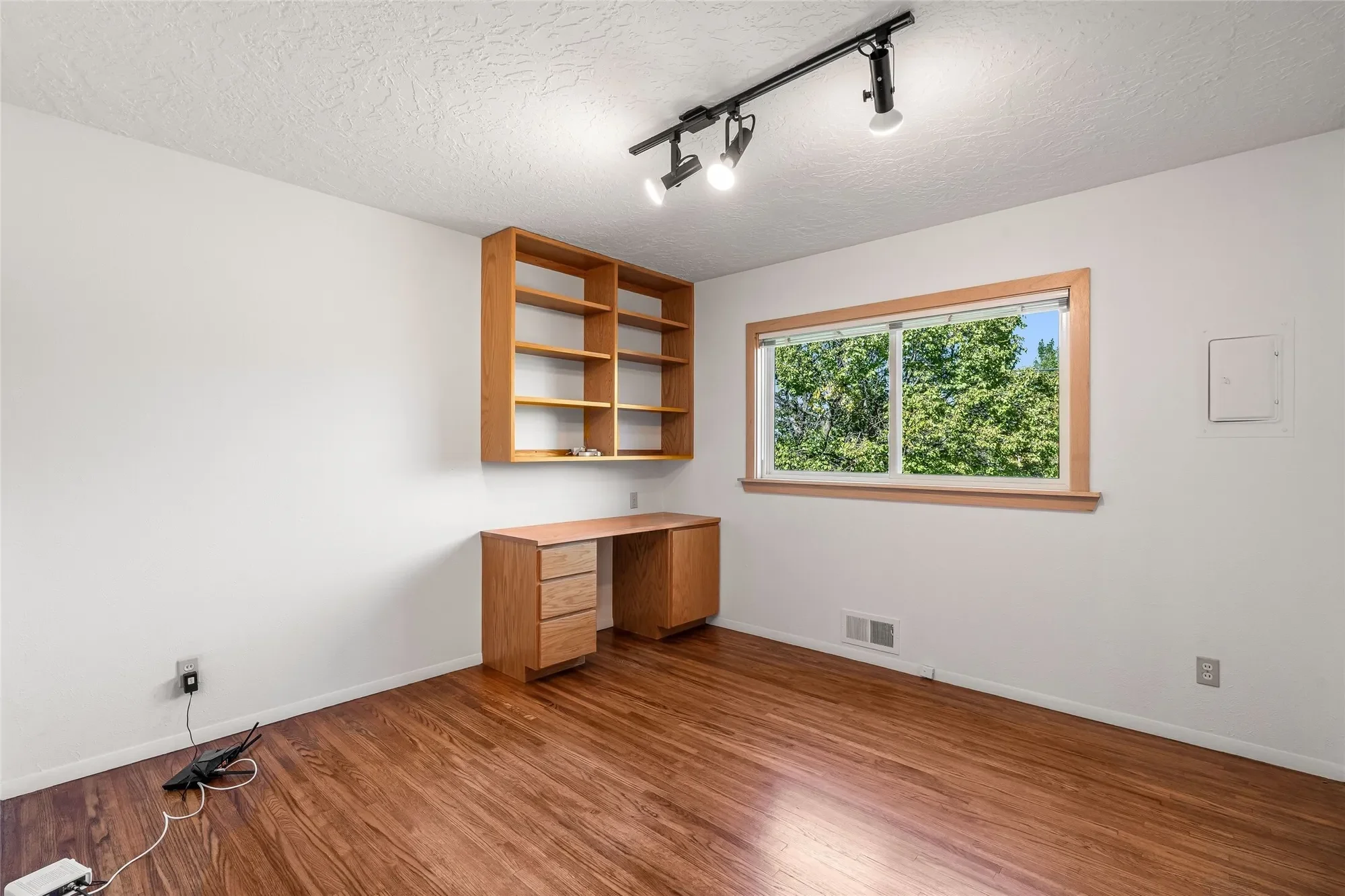 2116 Conejo Drive, Santa Fe, NM 87505, Santa Fe, New Mexico, United States. - Photo 9