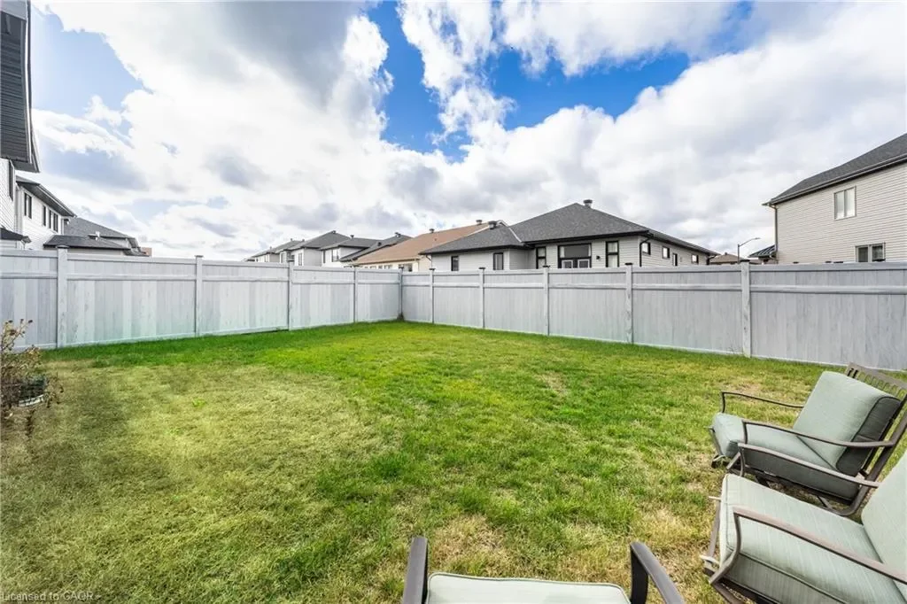 374 Big Dipper Street, Ottawa, Ontario, Canada. - Photo 9