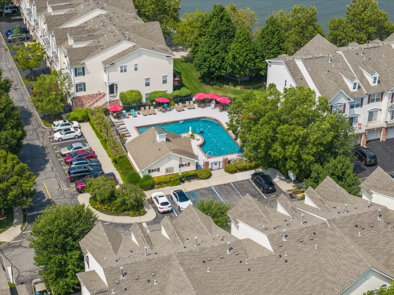 32 Marina Dr , Bayonne, NJ 07002, Bayonne, New Jersey, United States. - Photo 18