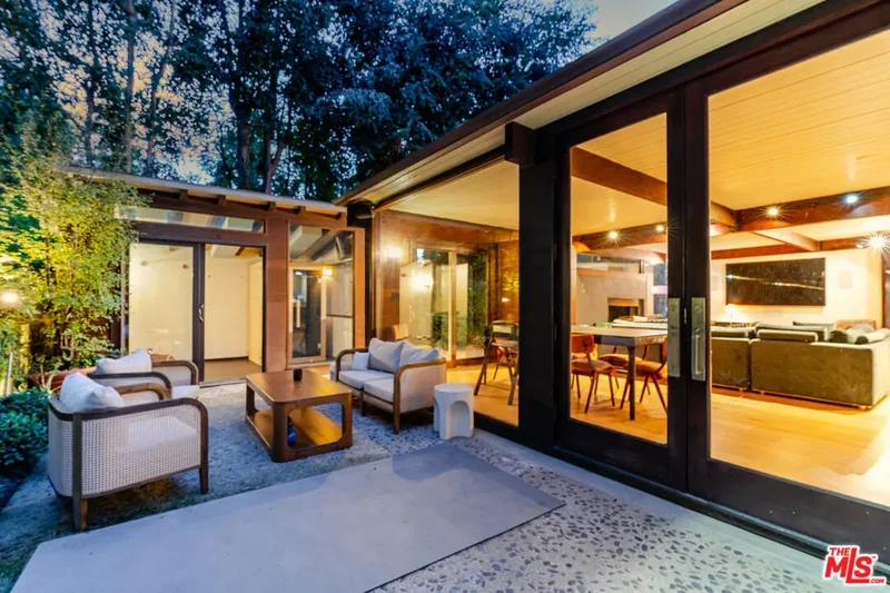 9624 Yoakum Drive, Beverly Hills, California, United States. - Photo 41