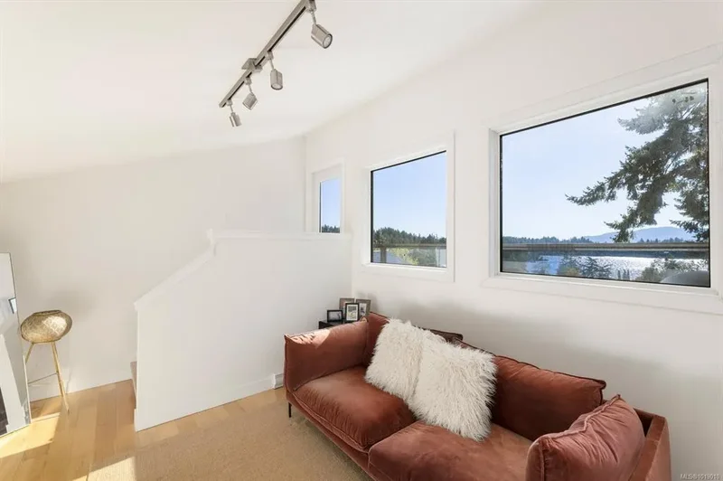11321 Chalet Rd, North Saanich, BC, V8L5M1, CANADA, North Saanich, British Columbia, Canada. - Photo 46