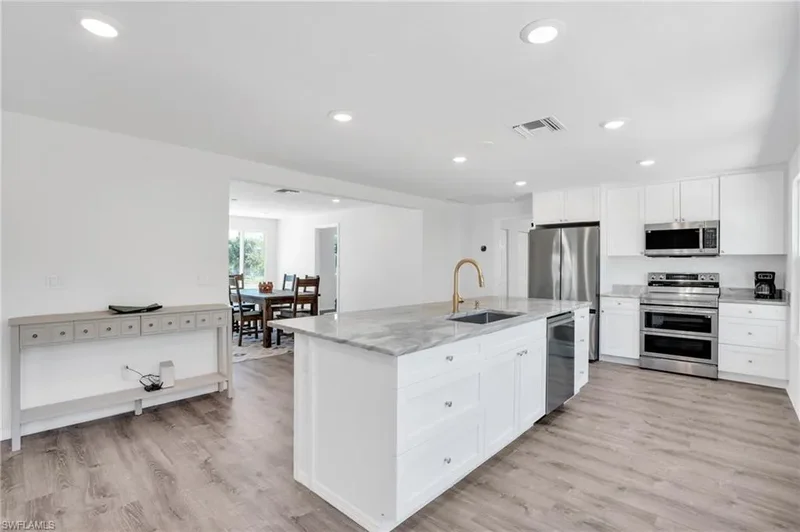 351 Jefferson CT, Fort Myers Beach, Florida, United States. - Photo 13