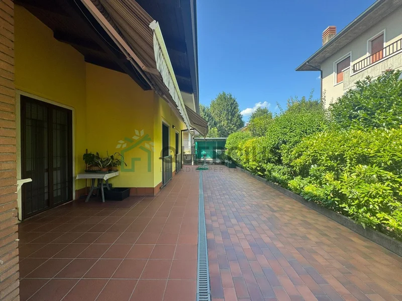 Viale della Libertà, Caldiero, Veneto, Italy. - Photo 3