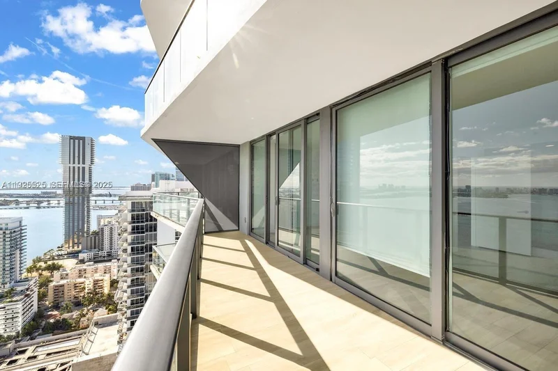 460 NE 28th St, Miami, Florida, United States. - Photo 9