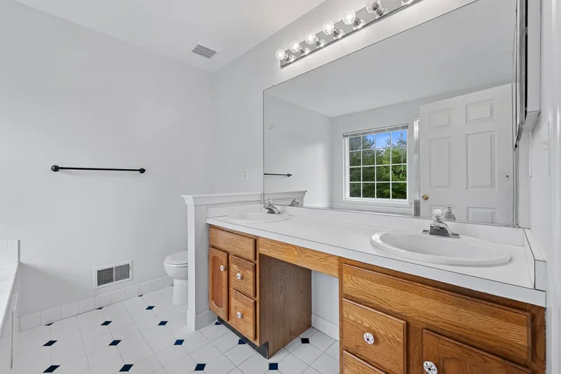 6 Lafayette, Colts Neck, NJ 07722, 07722, New Jersey, United States. - Photo 18