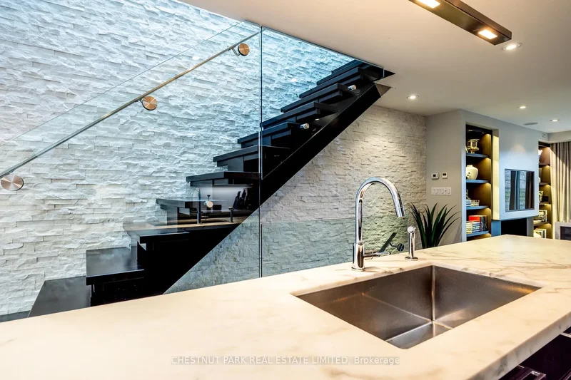 70 Summerhill Gardens, Toronto, Ontario, Canada. - Photo 6