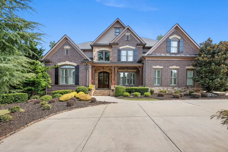 Luxurious Brick Estate In The Coveted Greystone Manor