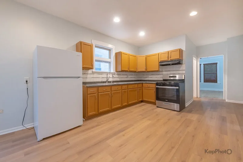 3311 N Kostner Avenue, Chicago, IL 60641, Chicago, Illinois, United States. - Photo 4