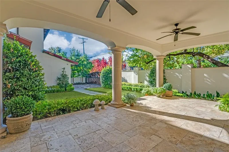 7002 Lakewood Boulevard, Dallas, Texas, United States. - Photo 33