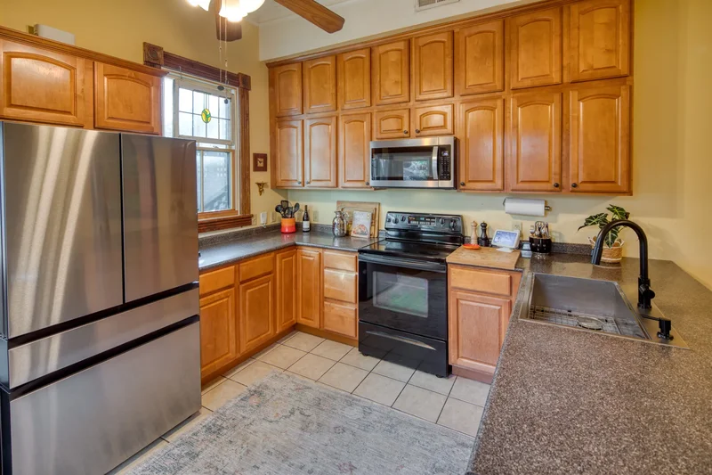 213 West Duffy Street, Savannah, GA 31401, Savannah, Georgia, United States. - Photo 28