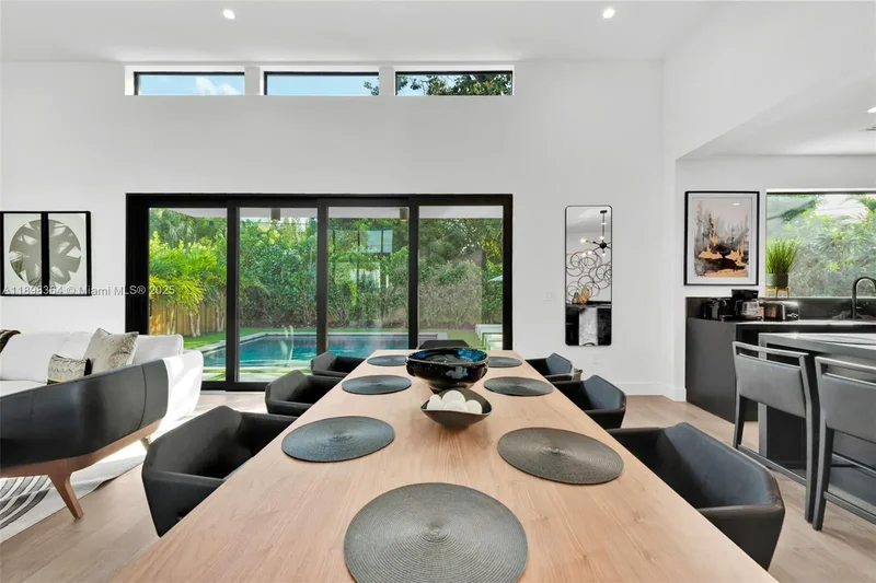 530 NW 41st St, Miami, Florida, United States. - Photo 2