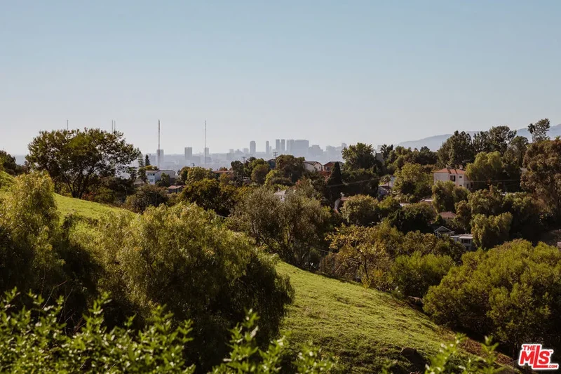 1430 Avon Terrace, Los Angeles, California, United States. - Photo 31
