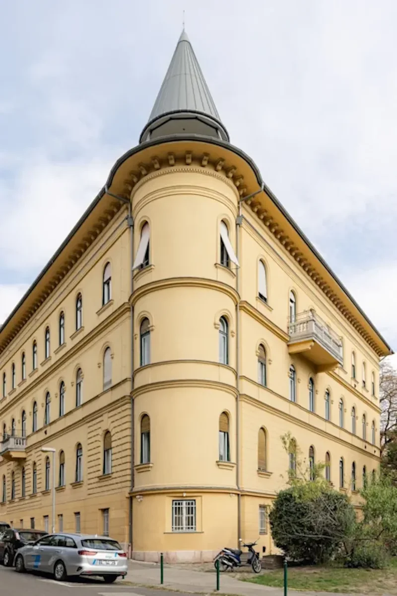 Budapest, Szilágyi Erzsébet fasor 10, 1125 Hungary, Budapest, Hungary. - Photo 13