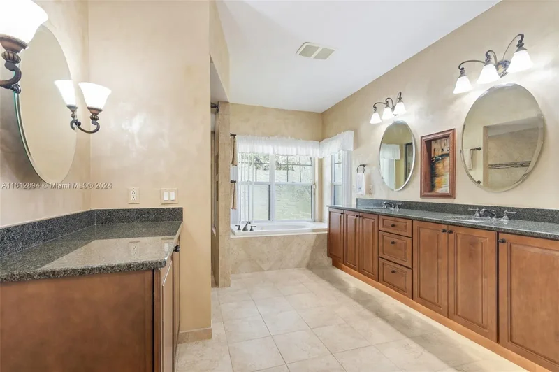 2674 SE Erickson Drive, Port St. Lucie, Florida, United States. - Photo 13