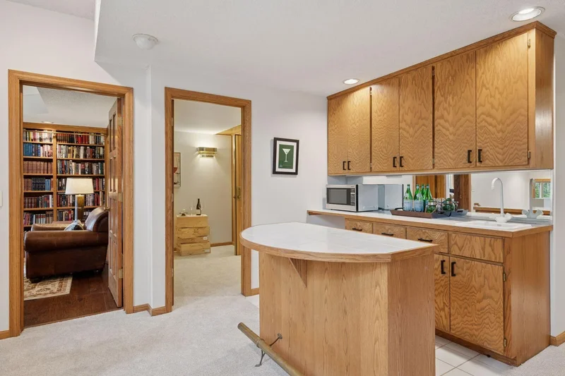 7325 Bush Lake Drive, Bloomington, MN 55438, Minneapolis, Minnesota, United States. - Photo 54