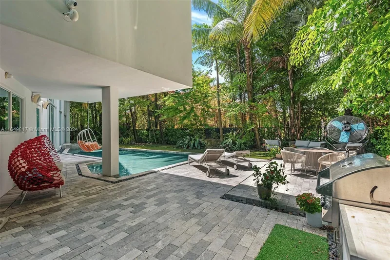 480 Ocean Blvd, Golden Beach, Florida, United States. - Photo 25