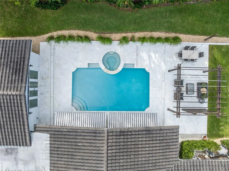 12220 Pine Needle Ln, Coral Gables, Florida, United States. - Photo 55