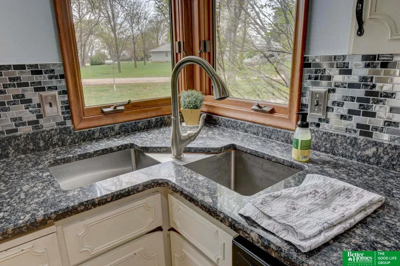 10032 Kings Drive, Omaha, NE 68142, Omaha, Nebraska, United States. - Photo 34