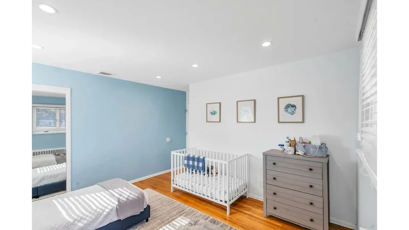18 Haypath Road, Bethpage, New York, United States. - Photo 2