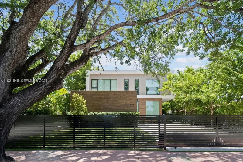4740 Alton Rd, Miami Beach, Florida, United States. - Photo 18