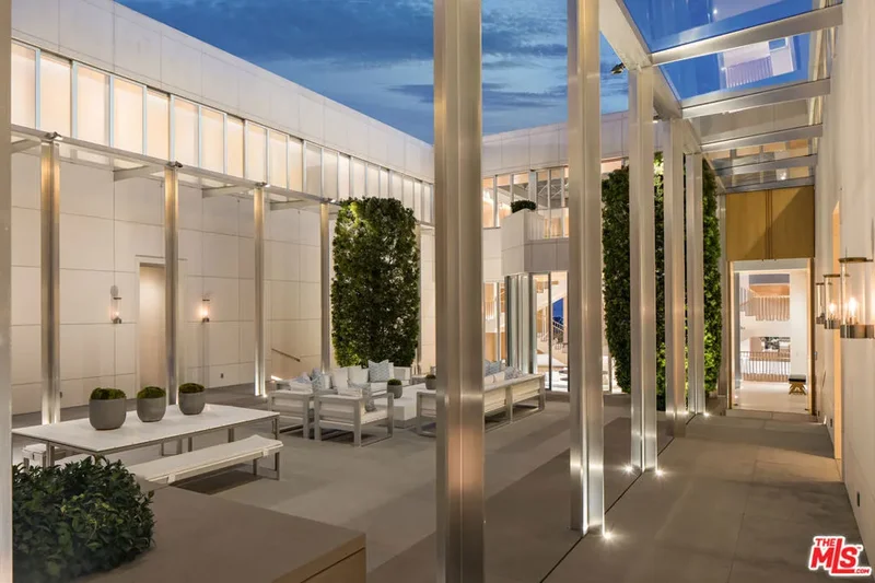 1261 Angelo Drive, Beverly Hills, California, United States. - Photo 48