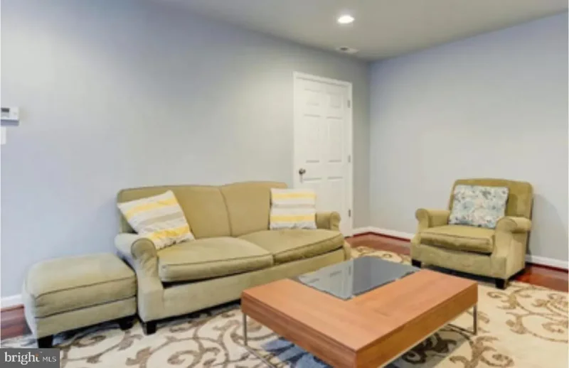 2700 ARLINGTON, Arlington, Virginia, United States. - Photo 3